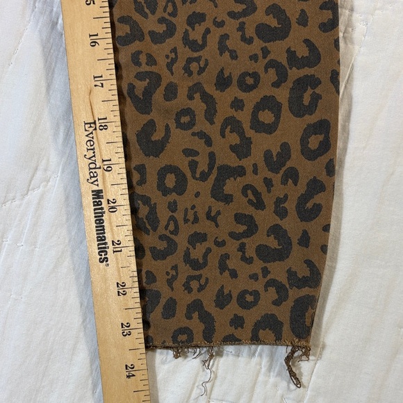 Kut from the Kloth Donna High Rise Ankle Skinny Leopard Print Open Hem 10P NWT - Picture 9 of 12